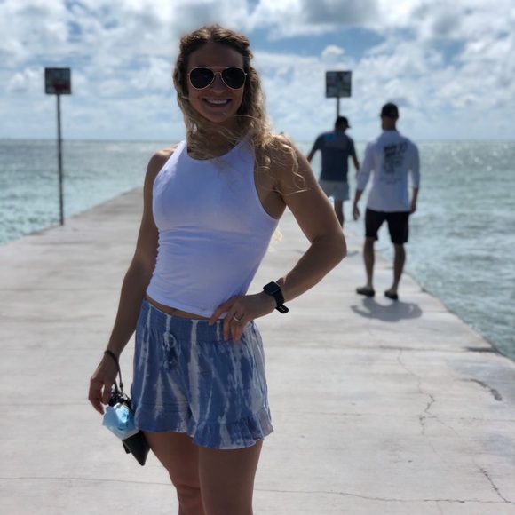 Meet your Posher, Brooke - Picture 2 of 4